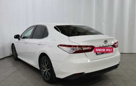 Toyota Camry, 2022 год, 3 790 000 рублей, 6 фотография