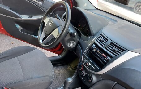 Hyundai Solaris II рестайлинг, 2011 год, 860 000 рублей, 9 фотография