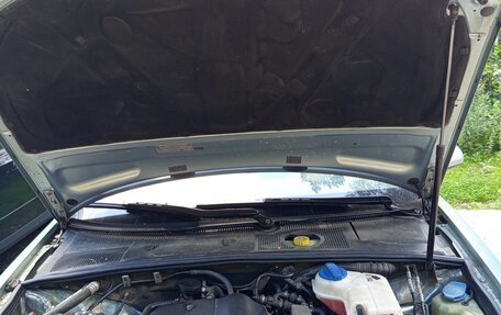 Audi A4, 2003 год, 600 000 рублей, 4 фотография