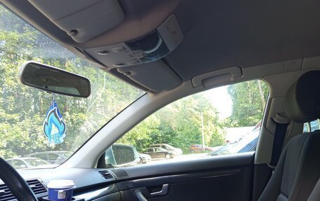 Audi A4, 2003 год, 600 000 рублей, 10 фотография