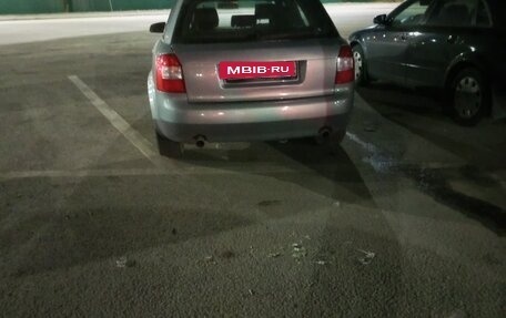 Audi A4, 2003 год, 600 000 рублей, 24 фотография