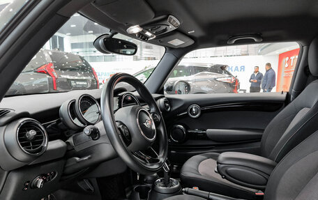 MINI Hatch, 2019 год, 1 995 000 рублей, 20 фотография