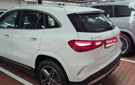 Mercedes-Benz GLA, 2024 год, 7 890 000 рублей, 3 фотография