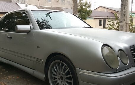 Mercedes-Benz E-Класс, 1998 год, 350 000 рублей, 3 фотография