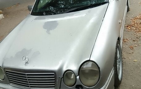 Mercedes-Benz E-Класс, 1998 год, 350 000 рублей, 6 фотография