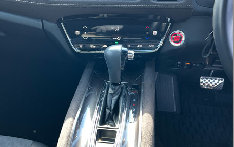 Honda Vezel, 2018 год, 1 580 000 рублей, 10 фотография