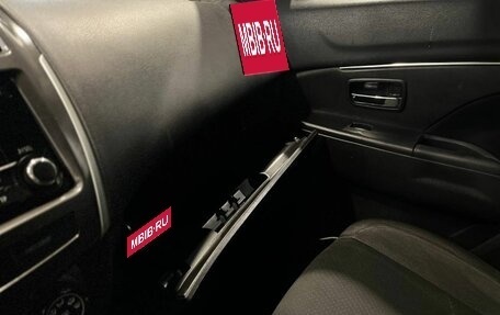 Mitsubishi ASX I рестайлинг, 2013 год, 650 000 рублей, 28 фотография