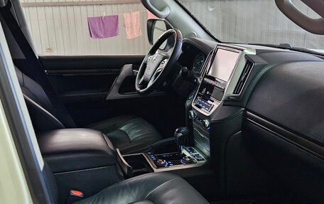 Toyota Land Cruiser 200, 2016 год, 5 400 000 рублей, 8 фотография