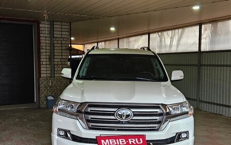 Toyota Land Cruiser 200, 2016 год, 5 400 000 рублей, 4 фотография