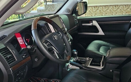 Toyota Land Cruiser 200, 2016 год, 5 400 000 рублей, 11 фотография