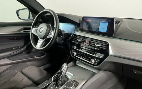 BMW 5 серия, 2019 год, 3 579 000 рублей, 14 фотография