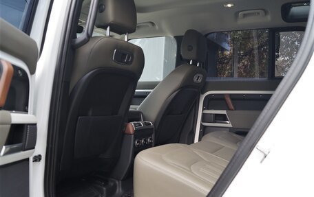 Land Rover Defender II, 2021 год, 4 500 000 рублей, 28 фотография