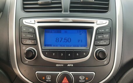 Hyundai Solaris II рестайлинг, 2011 год, 999 000 рублей, 7 фотография