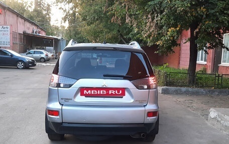Mitsubishi Outlander III рестайлинг 3, 2010 год, 1 100 000 рублей, 11 фотография