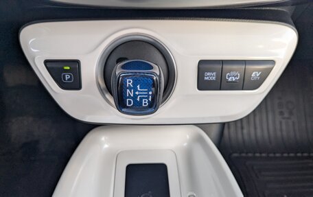 Toyota Prius IV XW50, 2018 год, 2 750 000 рублей, 19 фотография