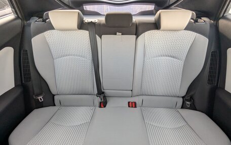 Toyota Prius IV XW50, 2018 год, 2 750 000 рублей, 20 фотография