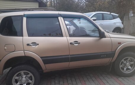 Chevrolet Niva I рестайлинг, 2004 год, 355 000 рублей, 2 фотография