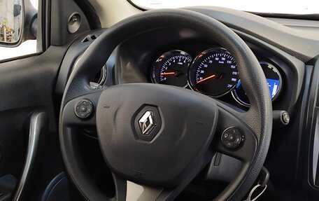 Renault Logan II, 2016 год, 829 000 рублей, 10 фотография