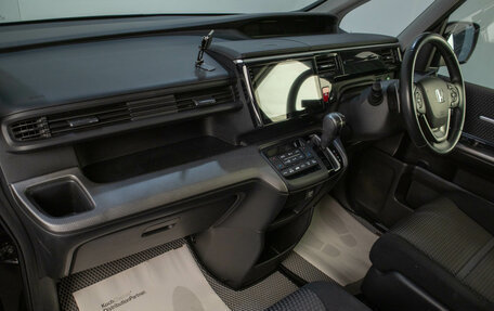 Honda Stepwgn IV, 2016 год, 2 069 000 рублей, 18 фотография