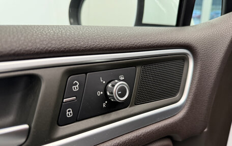 Volkswagen Touareg III, 2012 год, 1 870 000 рублей, 16 фотография