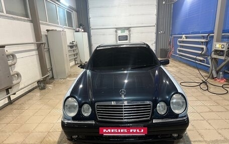 Mercedes-Benz E-Класс, 1996 год, 240 000 рублей, 2 фотография