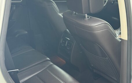 Volkswagen Touareg III, 2017 год, 3 000 000 рублей, 10 фотография