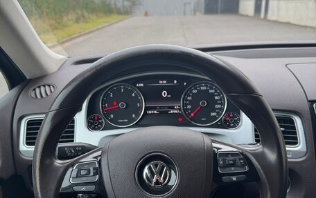 Volkswagen Touareg III, 2017 год, 3 000 000 рублей, 18 фотография