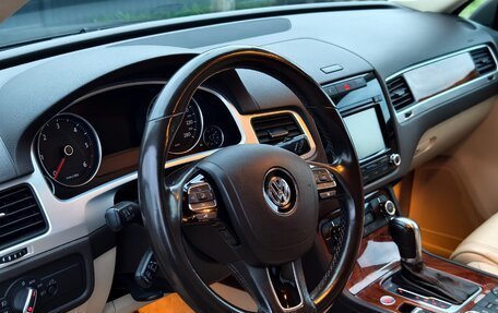 Volkswagen Touareg III, 2011 год, 2 200 000 рублей, 7 фотография