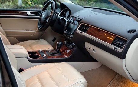 Volkswagen Touareg III, 2011 год, 2 200 000 рублей, 12 фотография