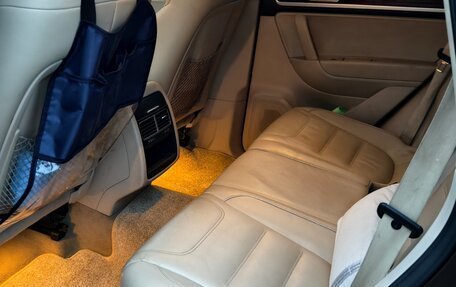 Volkswagen Touareg III, 2011 год, 2 200 000 рублей, 11 фотография