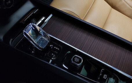 Volvo XC60 II, 2023 год, 4 200 000 рублей, 10 фотография