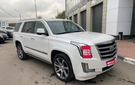 Cadillac Escalade IV, 2016 год, 4 900 000 рублей, 1 фотография