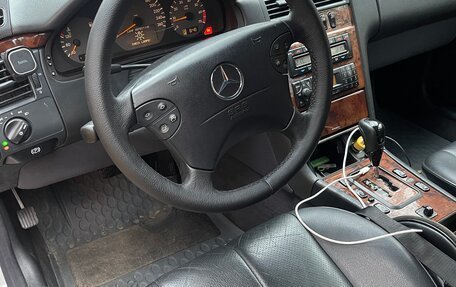 Mercedes-Benz E-Класс, 2002 год, 16 фотография