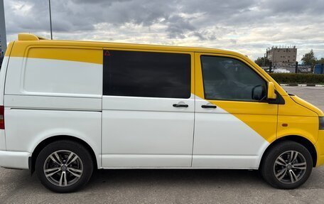 Volkswagen Transporter T5 рестайлинг, 2006 год, 1 230 000 рублей, 5 фотография