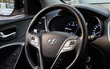 Hyundai Santa Fe III рестайлинг, 2017 год, 2 630 000 рублей, 21 фотография