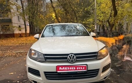 Volkswagen Touareg III, 2011 год, 1 950 000 рублей, 1 фотография