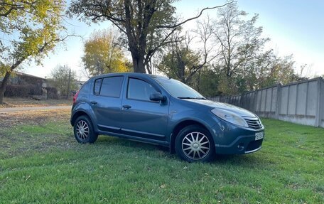 Renault Sandero I, 2011 год, 650 000 рублей, 2 фотография