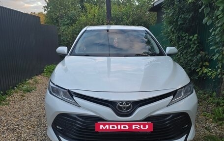 Toyota Camry, 2019 год, 2 150 000 рублей, 3 фотография