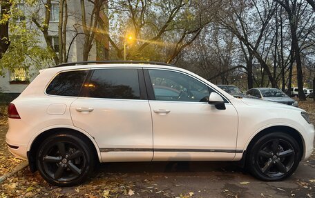 Volkswagen Touareg III, 2011 год, 1 950 000 рублей, 5 фотография