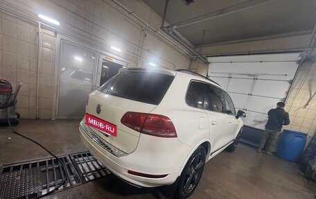Volkswagen Touareg III, 2011 год, 1 950 000 рублей, 7 фотография