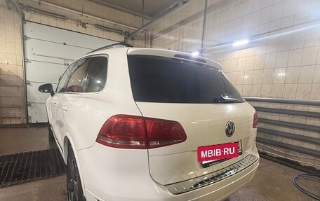 Volkswagen Touareg III, 2011 год, 1 950 000 рублей, 10 фотография