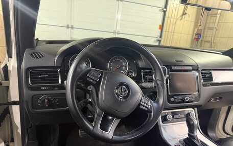 Volkswagen Touareg III, 2011 год, 1 950 000 рублей, 19 фотография