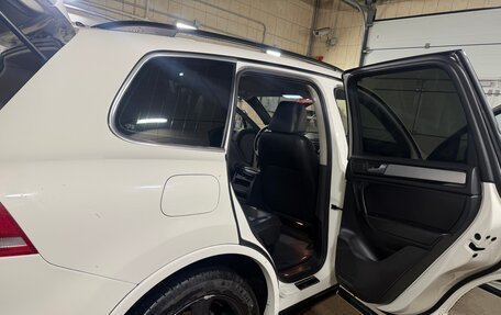 Volkswagen Touareg III, 2011 год, 1 950 000 рублей, 17 фотография