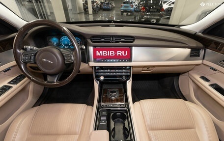 Jaguar XF II, 2016 год, 2 540 000 рублей, 8 фотография