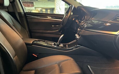 BMW 5 серия, 2010 год, 1 990 000 рублей, 7 фотография