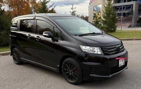 Honda Freed I, 2013 год, 1 295 000 рублей, 2 фотография