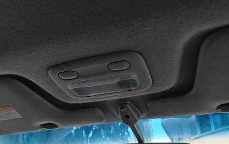 Nissan Wingroad III, 2001 год, 350 000 рублей, 13 фотография