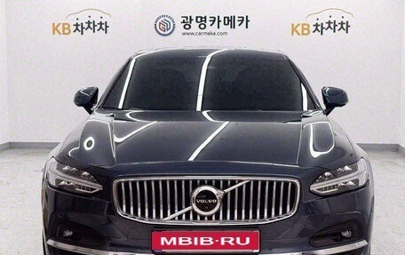 Volvo S90 II рестайлинг, 2022 год, 3 150 000 рублей, 1 фотография