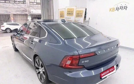 Volvo S90 II рестайлинг, 2022 год, 3 150 000 рублей, 2 фотография