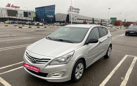 Hyundai Solaris II рестайлинг, 2016 год, 955 000 рублей, 3 фотография